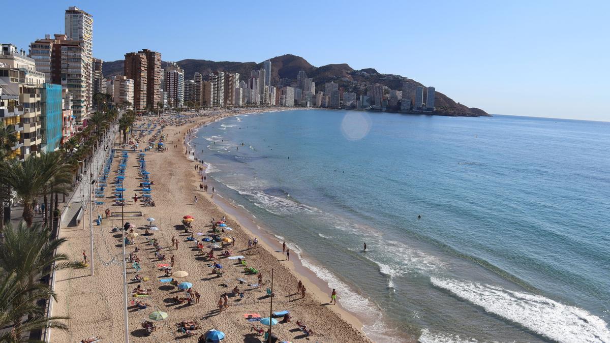 Playa de Benidorm durante el puente de Octubre