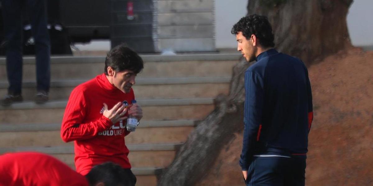 Marcelino y Parejo charlan a solas tras el entrenamiento