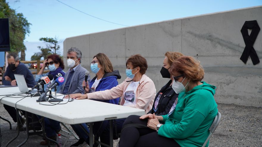 The neighbors present a provisional solution for access to La Rambla