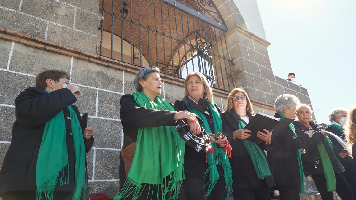 El Grupo de la Sagrada Familia amenizó los actos de la jornada romera en Cáceres.