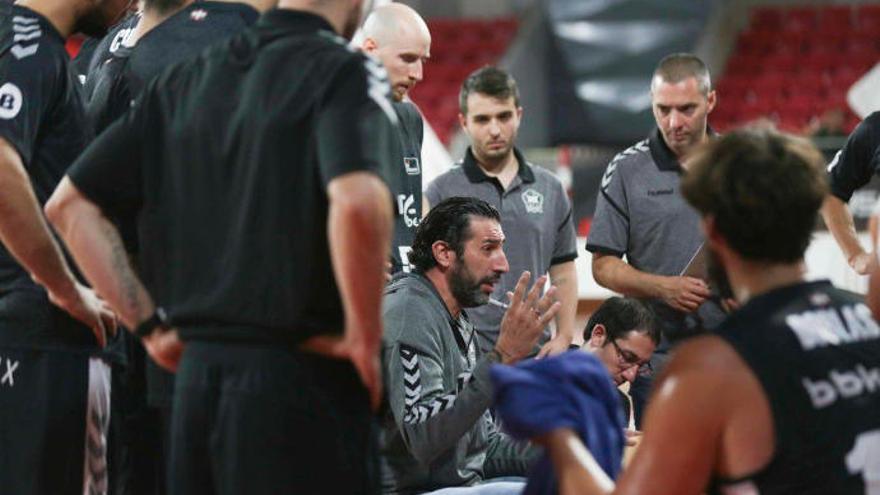 Álex Mumbrú, entrenador del Retabet Bilbao Basket.