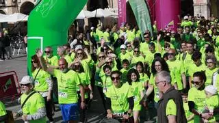 La solidaridad se tiñe de verde en Avilés para la lucha contra el cáncer