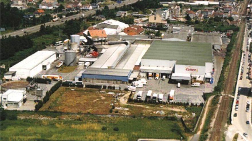 Vista aérea de las instalaciones de la planta de procesado de Frigolouro (Grupo Coren) en Porriño. // G.C.