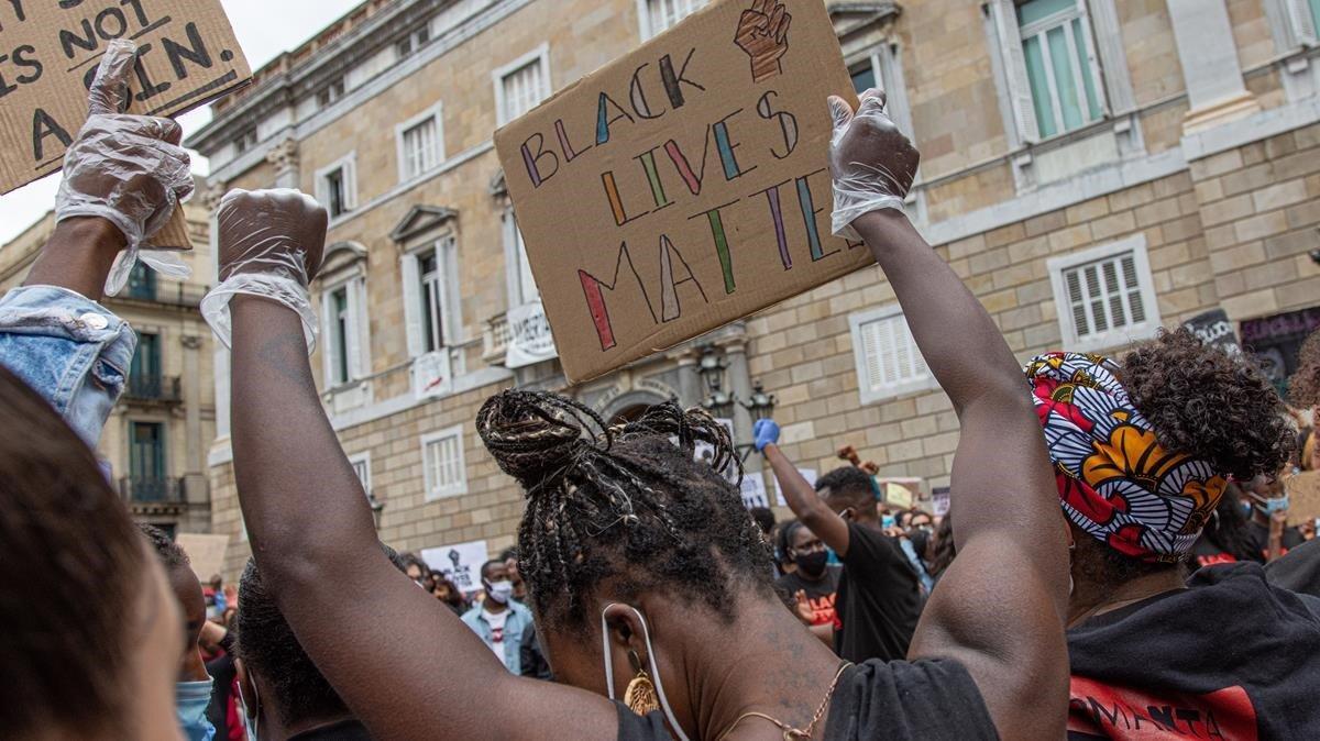 Protesta contra el racismo y la violencia policial, en Barcelona, en junio.