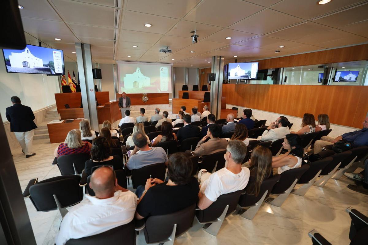 Entrega de diplomas con distinciones Sicted en el Consell de Ibiza.