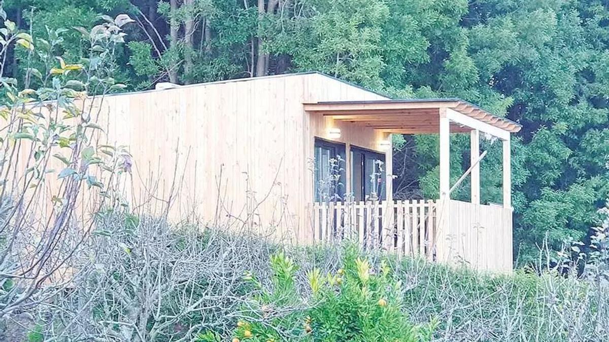 Una de las cabañas turísticas instaladas en la Rúa do Casal da Horta de Santiago de Compostela.