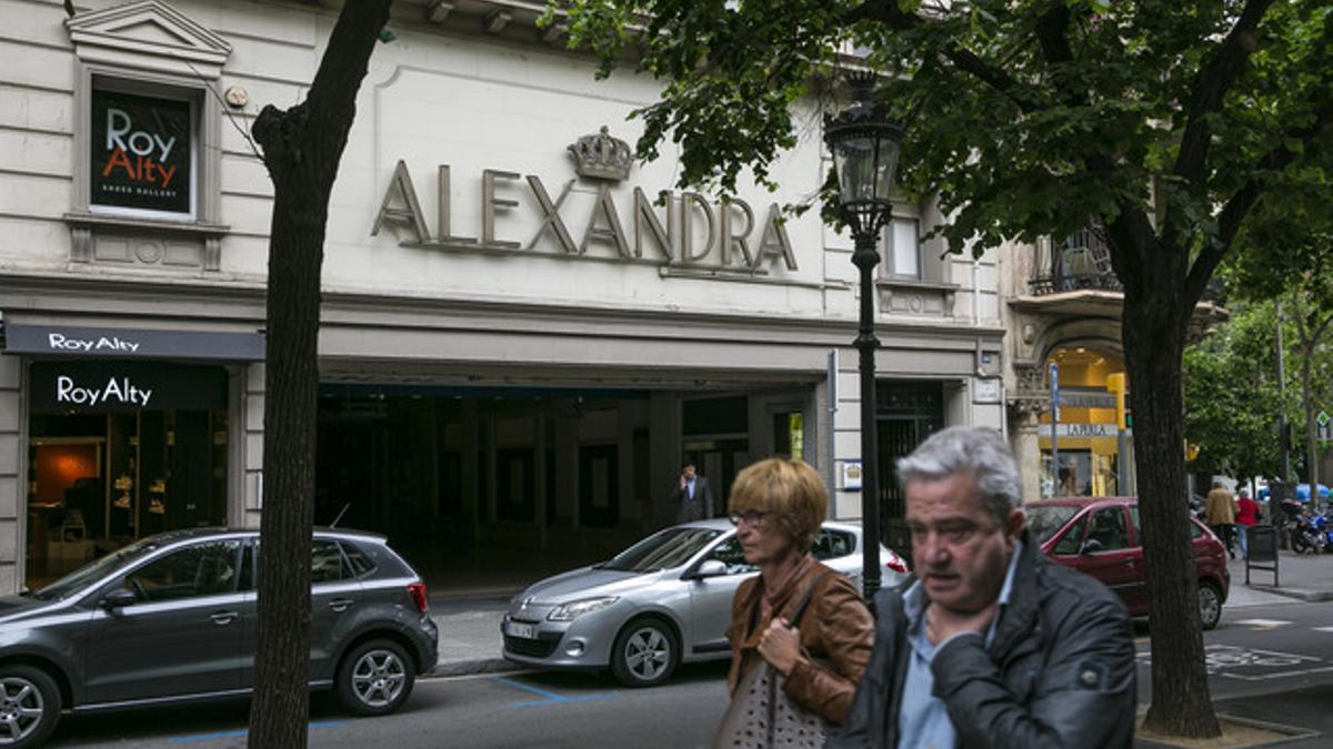 Los cines Alexandra (Rambla de Catalunya, 90) permanecen cerrados desde la crisis.