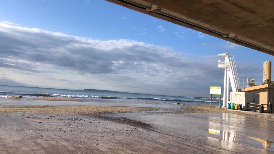 Así se ha "comido" el temporal la playa de la Albufereta