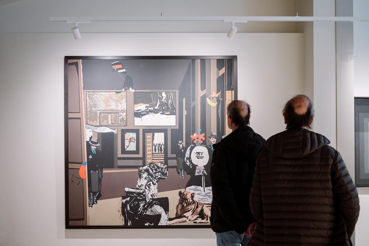 Visitants del nou Centre d'Art de Banyoles, que acull la Col·lecció Gimferrer.