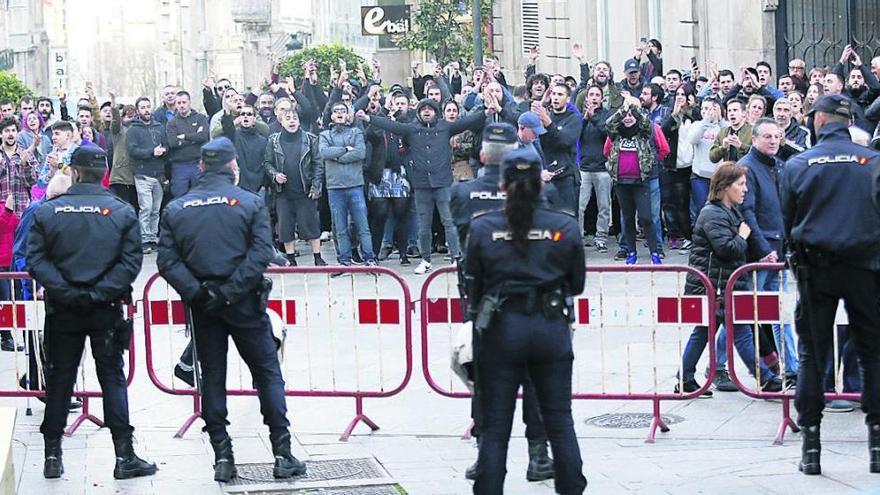 Los celtarras protestan por el alquiler de la sede del Celta al PP