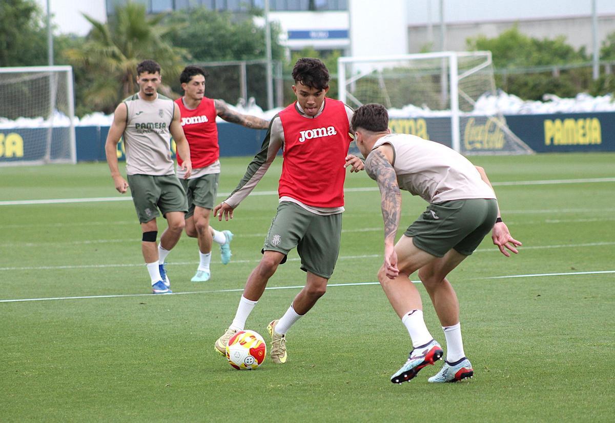 Nizar, uno de los jugadores revelación en el filial amarillo en la segunda vuelta.