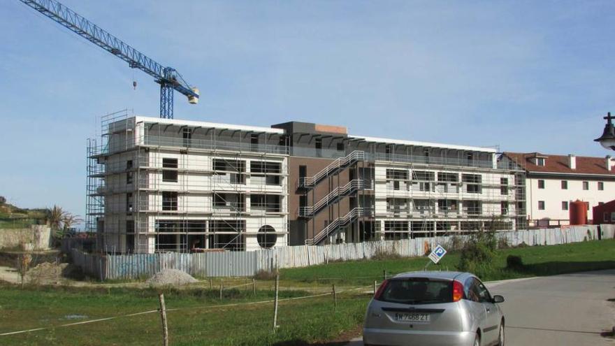 El nuevo edificio del hotel Kaype, en la localidad de Barru (Llanes).