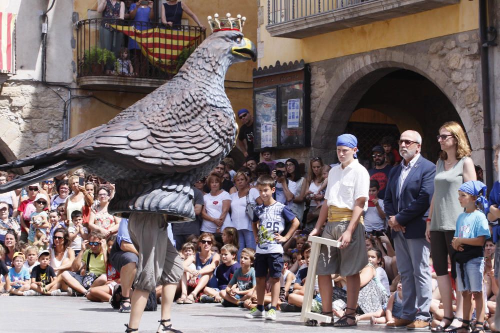 L''Àguila torna a la cercavila de Sant Genís a Torroella de Montgrí