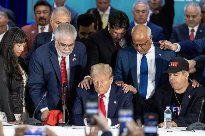 Los insultos a Puerto Rico ponen en peligro los avances de Trump entre el trascendental electorado latino