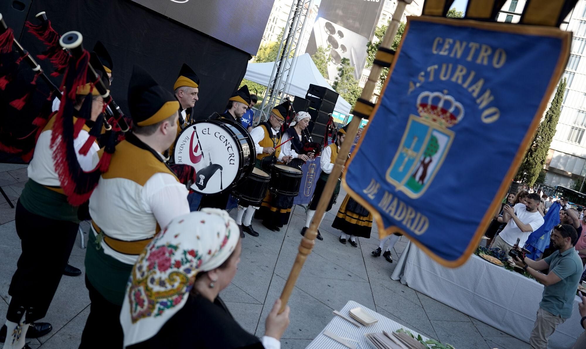 Así fue la fiesta del ascenso del Real Oviedo en Madrid.