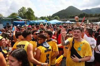 EN IMÁGENES: Miles de romeros toman el prao Salcéu en Pravia para celebrar el Xiringüelu