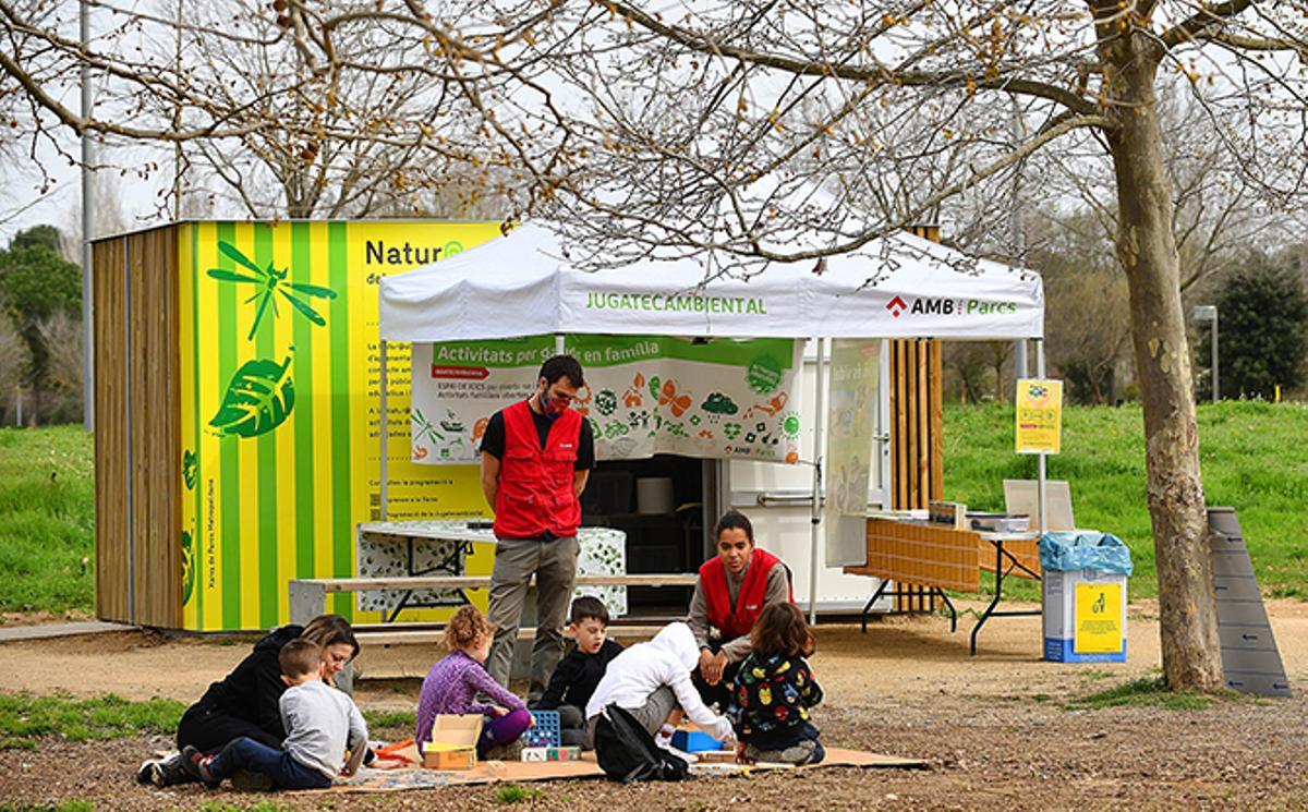L’AMB obre equipaments d’educació ambiental en parcs i platges metropolitans L’AMB obre equipaments d’educació ambiental en parcs i platges metropolitans
