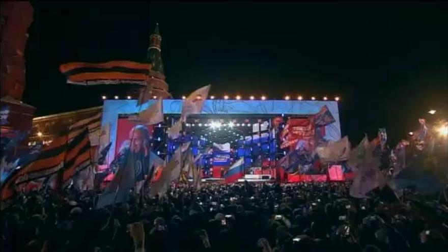 Miles de personas celebran la victoria de Putin