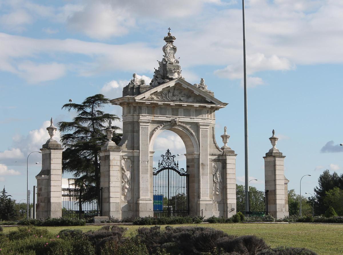 El monumento Puerta de Hierro