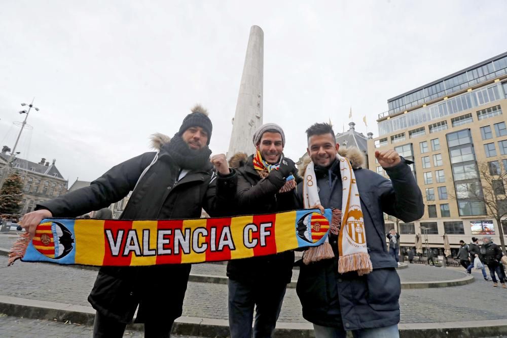 La afición del Valencia CF invade Ámsterdam