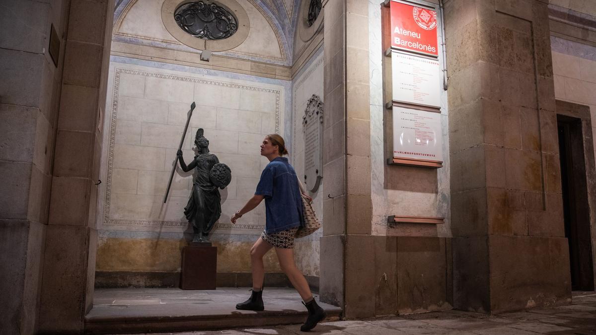 Entrada al Ateneu Barcelonès.