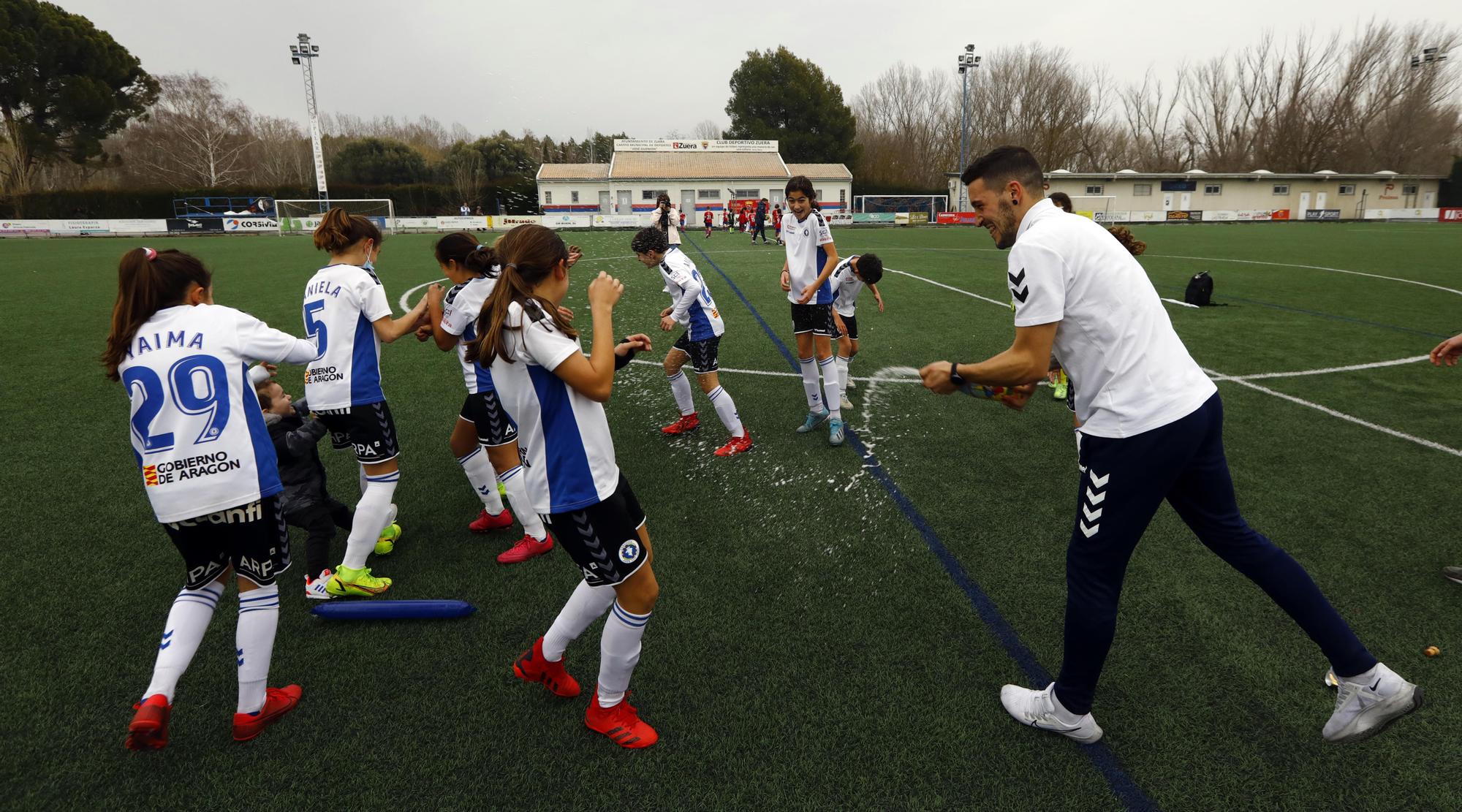 El Alevín del Zaragoza CFF hace historia al ganar una Liga mixta con mayoría de chicos