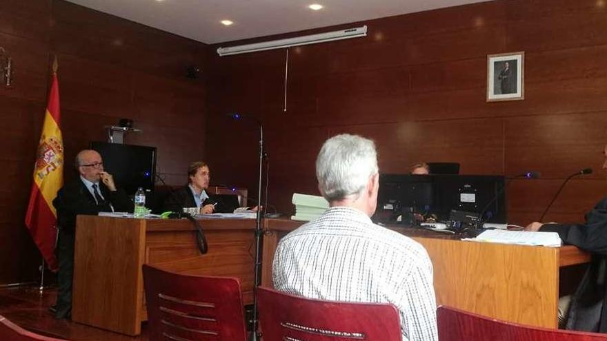 El acusado durante el juicio celebrado ayer en el Juzgado de lo Penal.