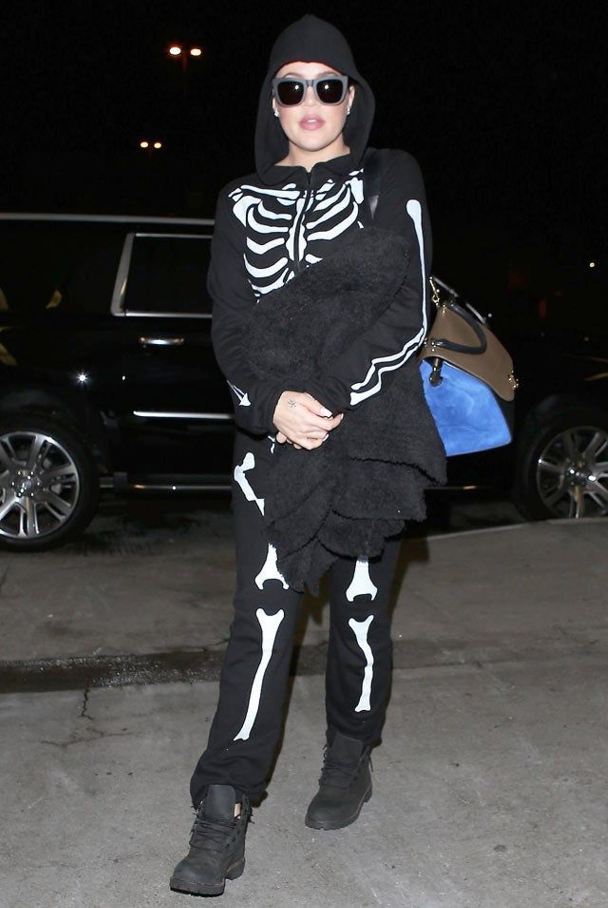 Khloe Kardashian vestida de esqueleto