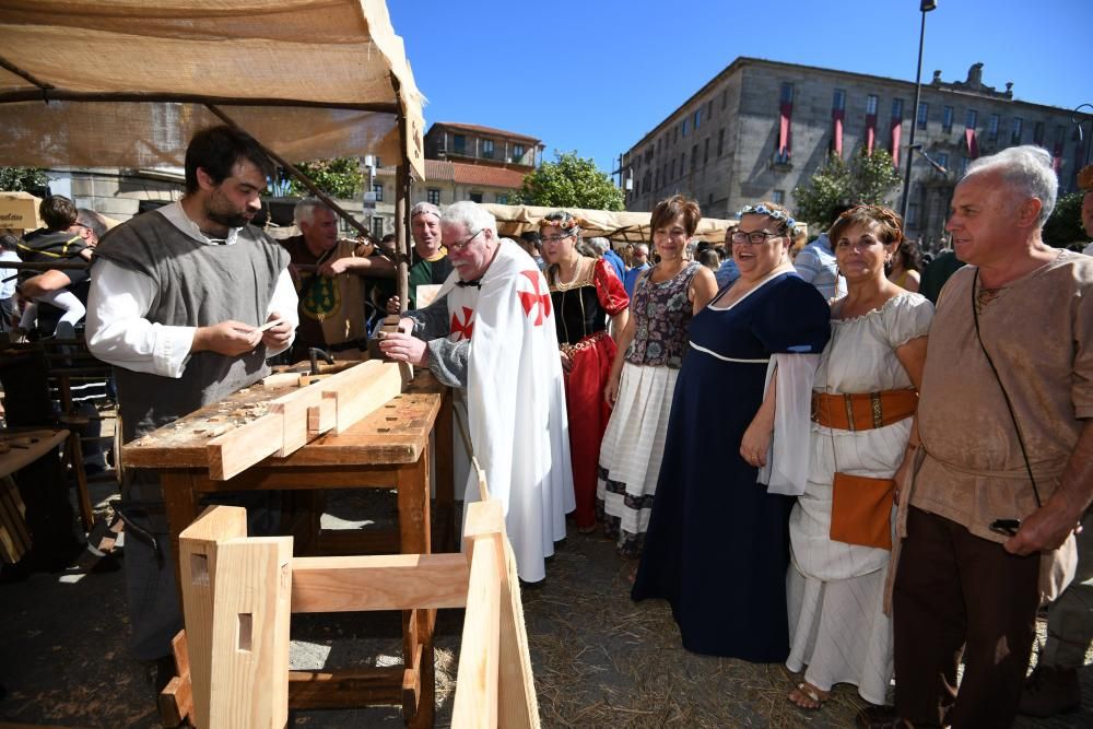 Miles de asistentes consolidan la Feira Franca como una de las fiestas históricas más destacadas de Galicia