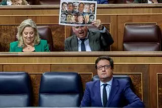 La presidenta de la Asociación de Víctimas del Terrorismo acusa a Tellado de faltar al respeto de los afectados al mostrar sus fotos
