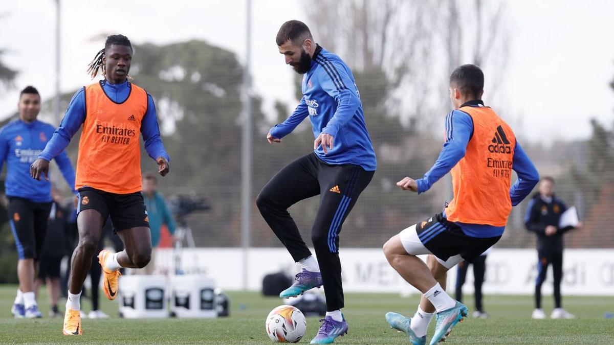 Benzema, durante el entrenamiento de este jueves