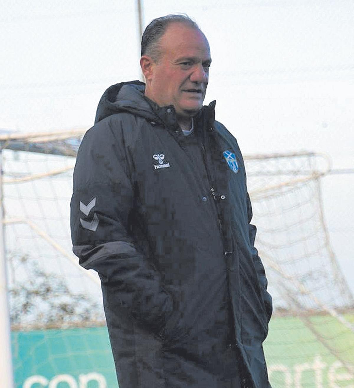 Antonio González durante un partido del Costa Adeje B.