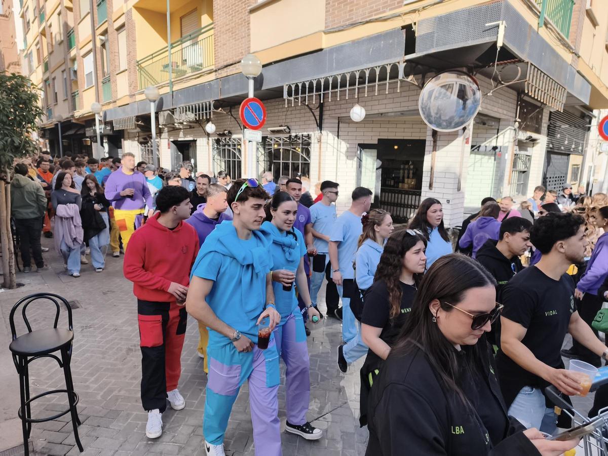 Las mejores imágenes del Día de las Peñas en las fiestas de Benicàssim