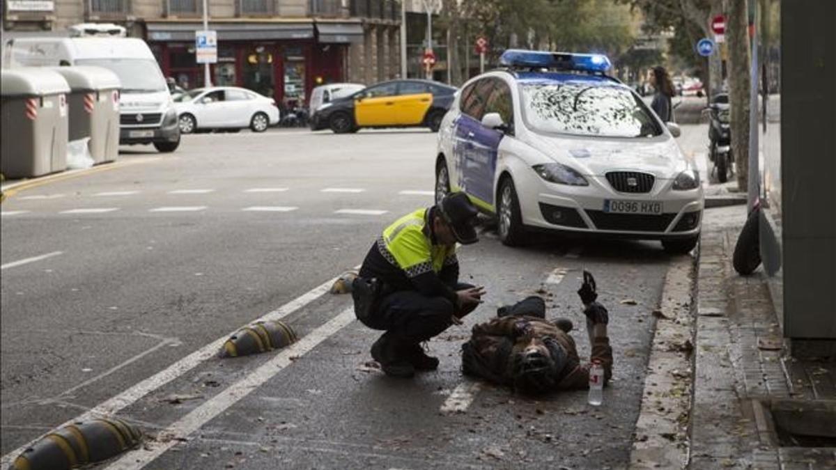 zentauroepp36382503 barcelona 22 11 2016 ciclista accidentado en girona consell 161230163935