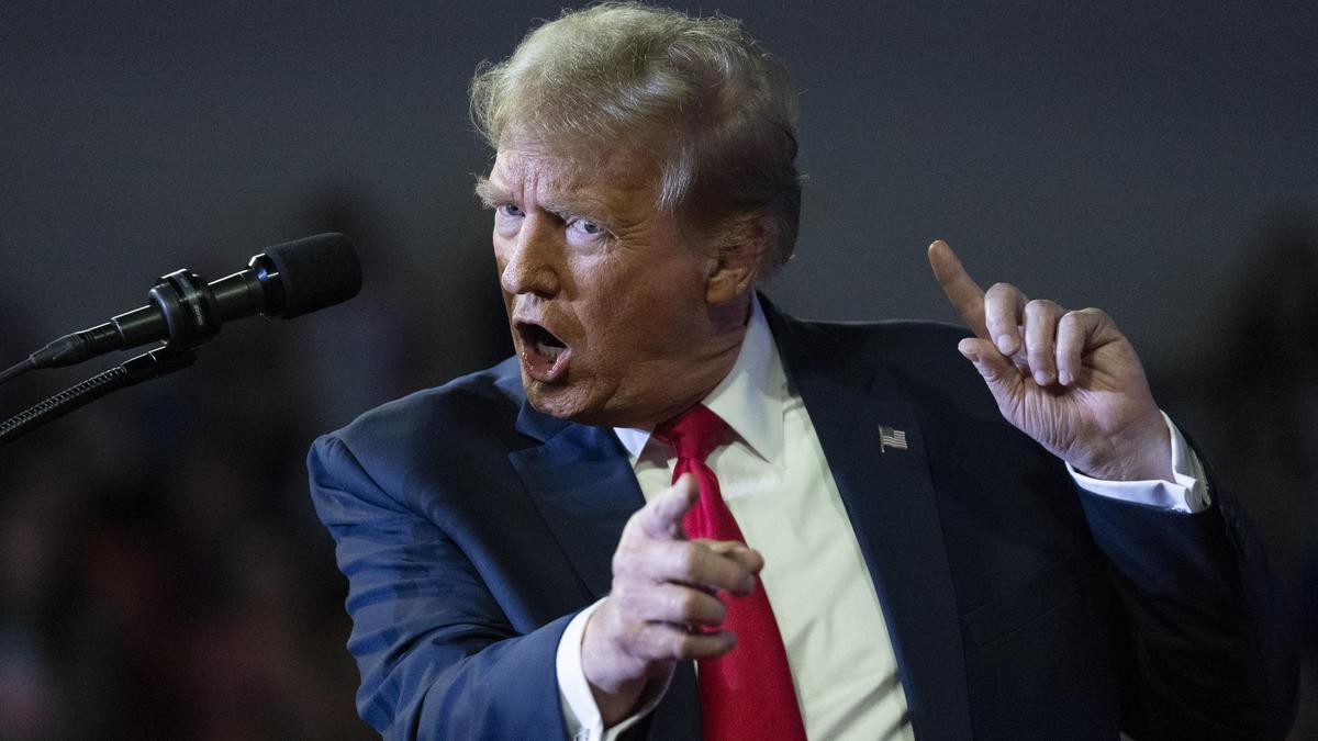 El expresidente de EEUU y candidato a las primarias republicanas, Donald Trump, este sábado en un mitin en Conway, Carolina del Sur.