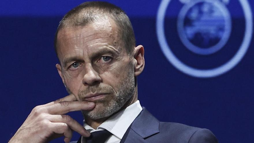 El presidente de la UEFA acusa a la prensa de haber exagerado el caso del beso de Rubiales