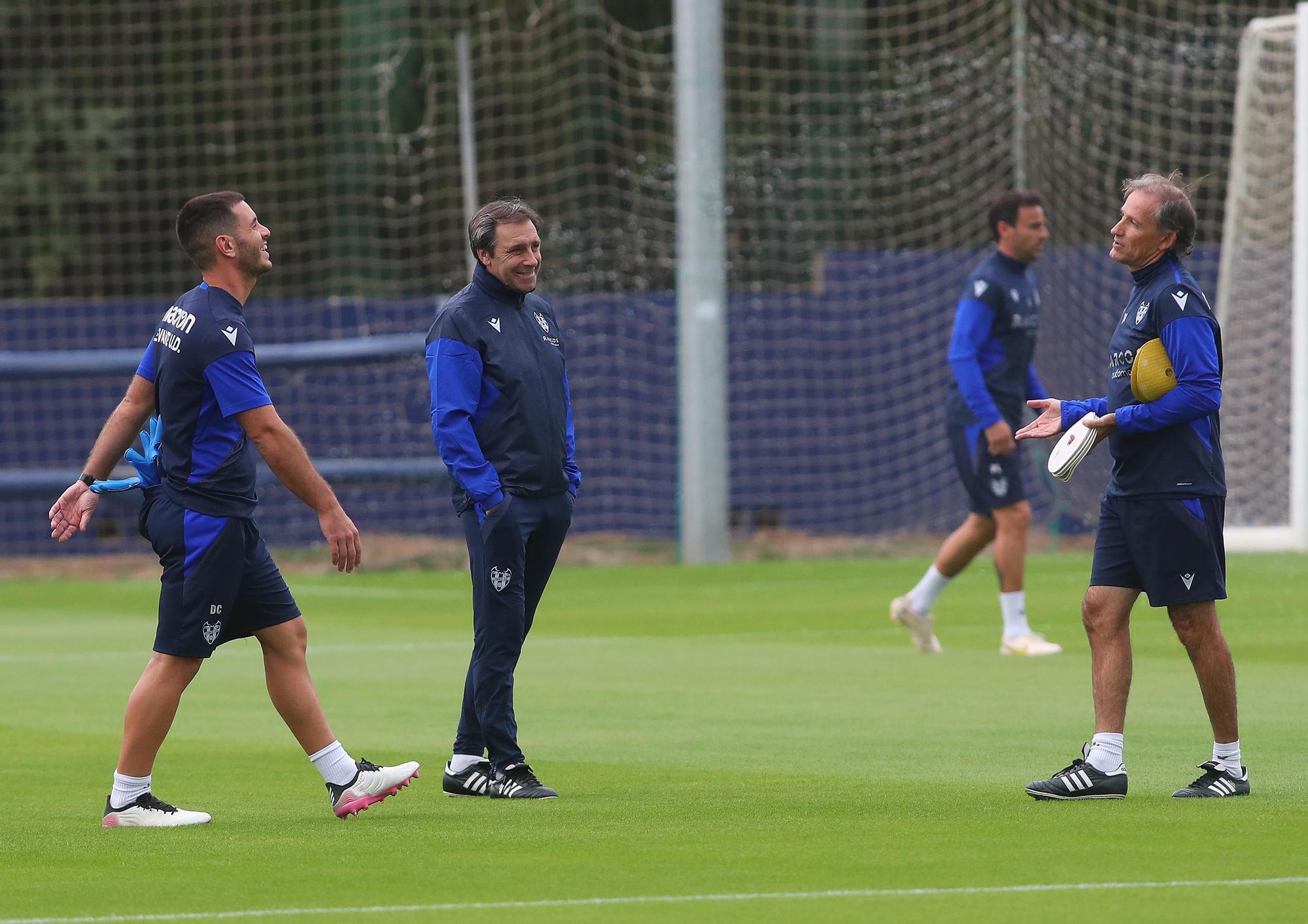 Primer entrenamiento de Felipe Miñambres con el Levante UD