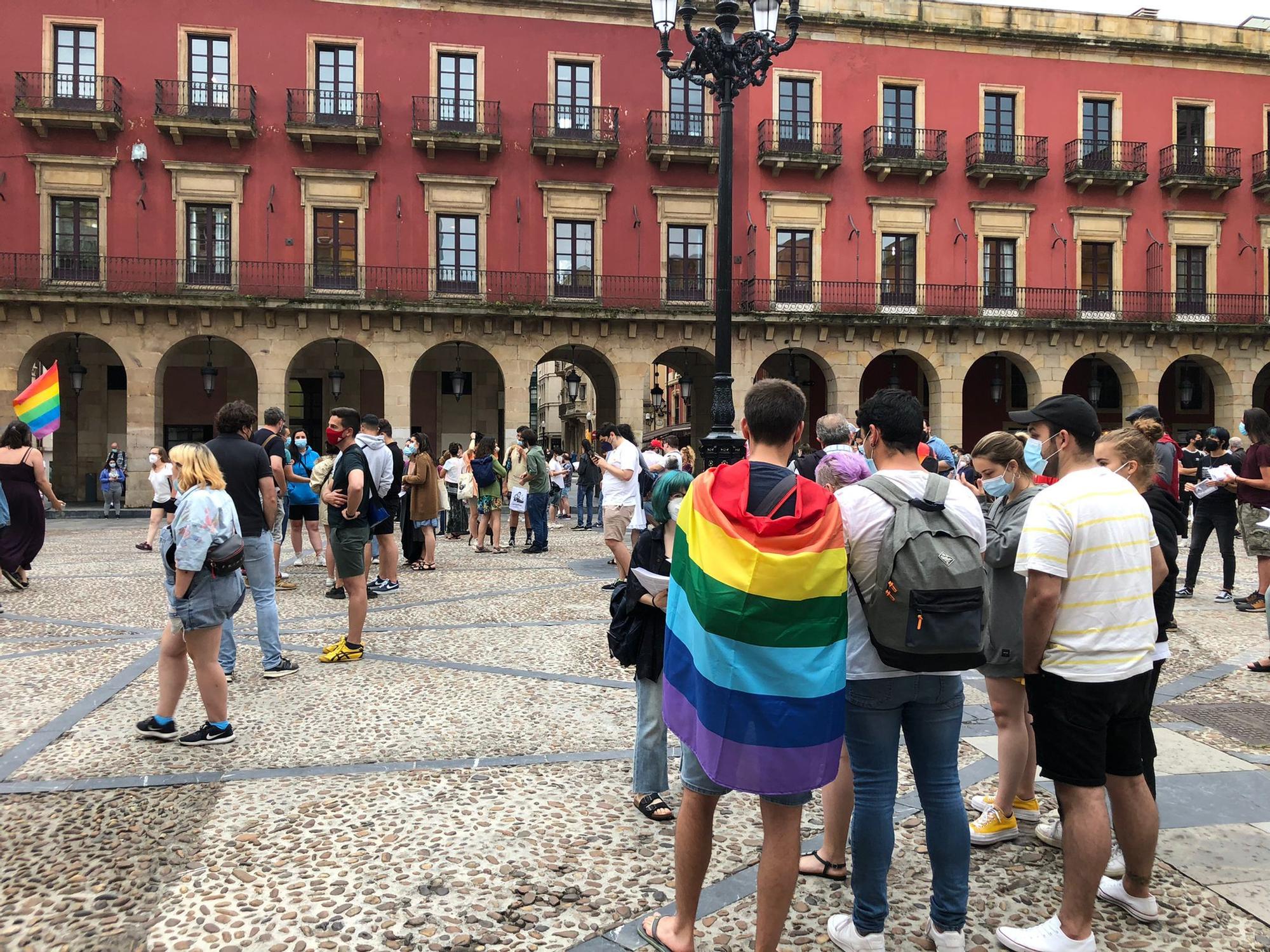 Oviedo y Gijón salen a la calle para pedir justicia por el asesinato de Samuel: "Ni una agresión sin respuesta"