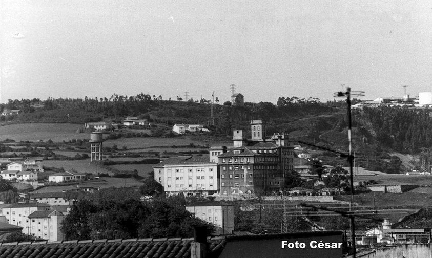 Hospital de Jove y alrededores el 14 de octubre de 1982.jpg