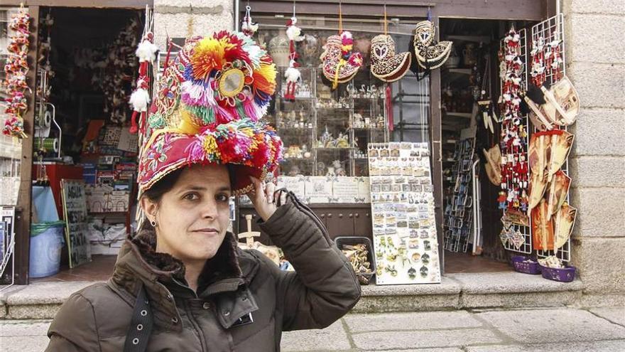 &quot;Tras 45 años en San Jorge me dejan sin trabajo y me avisan por carta&quot;