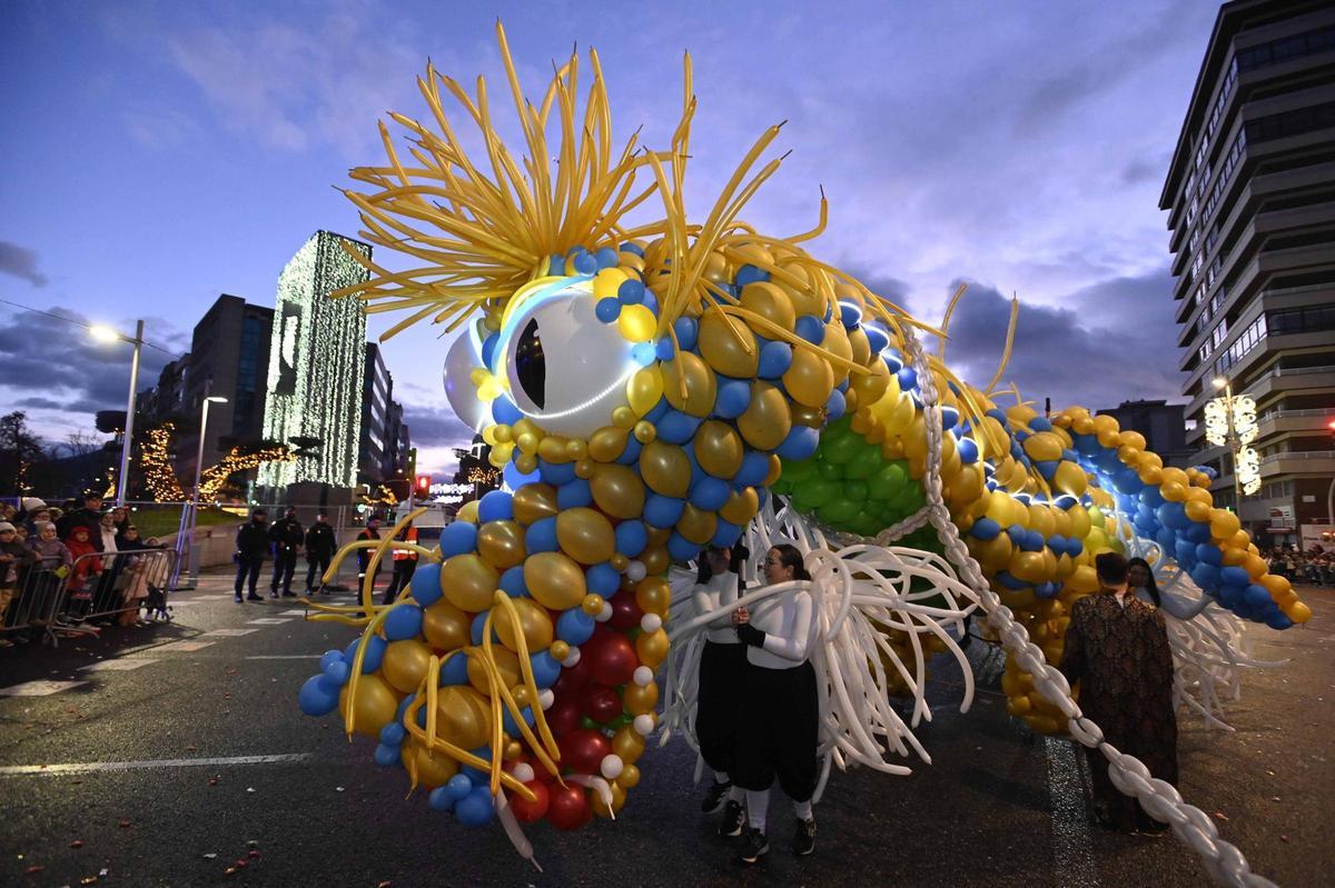 Los Reyes Magos recorren las calles de Vigo