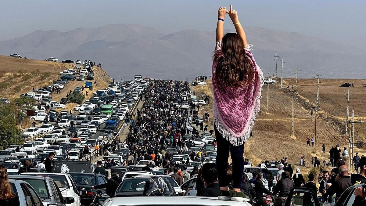 Continúan las protestas en Irán 40 días después de la muerte de Mahsa Amini