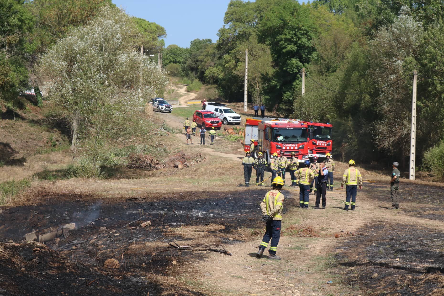 Petit incendi en una àrea boscosa de Maçanet de la Selva