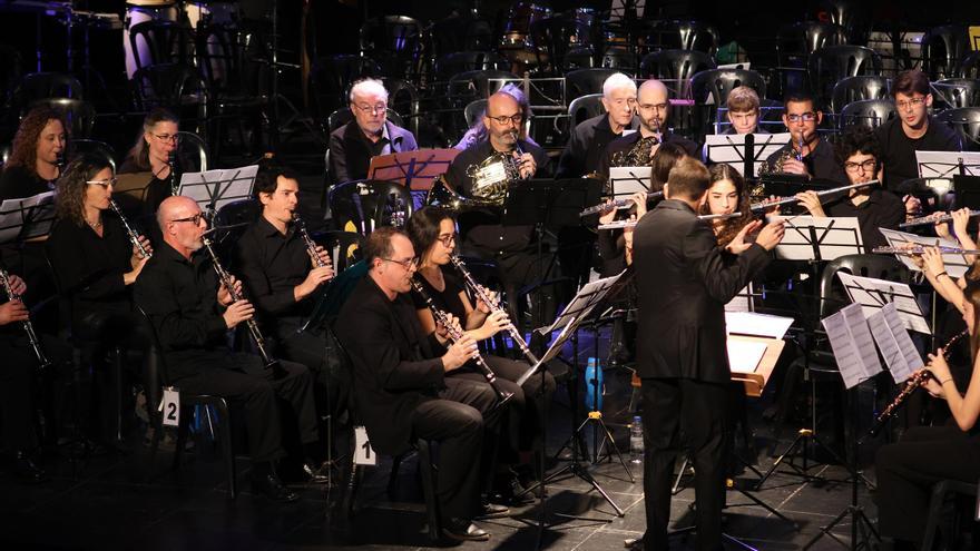 El concert de Santa Cecília de la UMB transporta el conservatori a la Festa dels Súpers