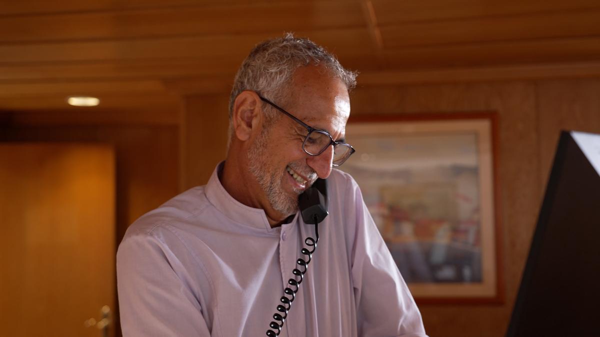 Adrián Fernández Carreño, jefe de recepción del Hotel Riu Oliva Beach