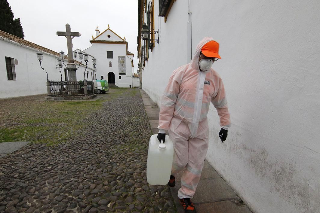 Coronavirus: el silencio en la plaza de Capuchinos un viernes de Dolores