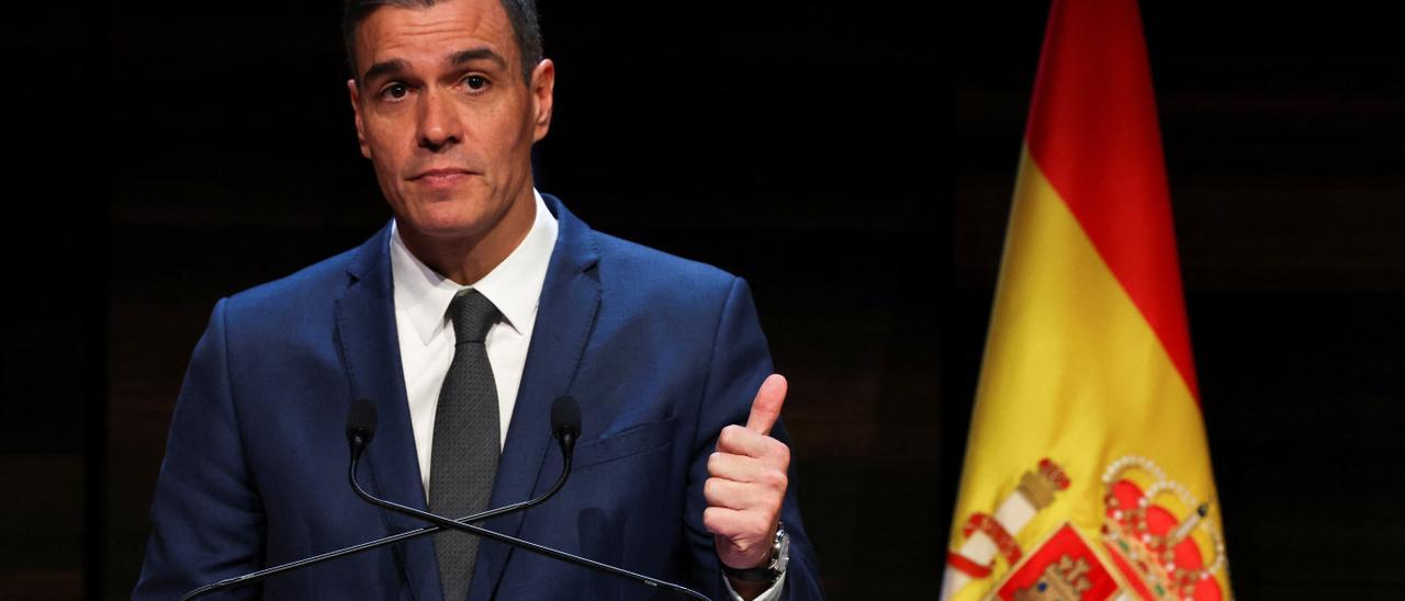 Spain's Prime Minister Pedro Sanchez attends a news conference at the end of the Green Hydrogen Corridor Summit Barcelona-Marseille (H2MED), an annex event to the IX Euro-Mediterranean Summit (EU-MED9), in Alicante, Spain, December 9, 2022.