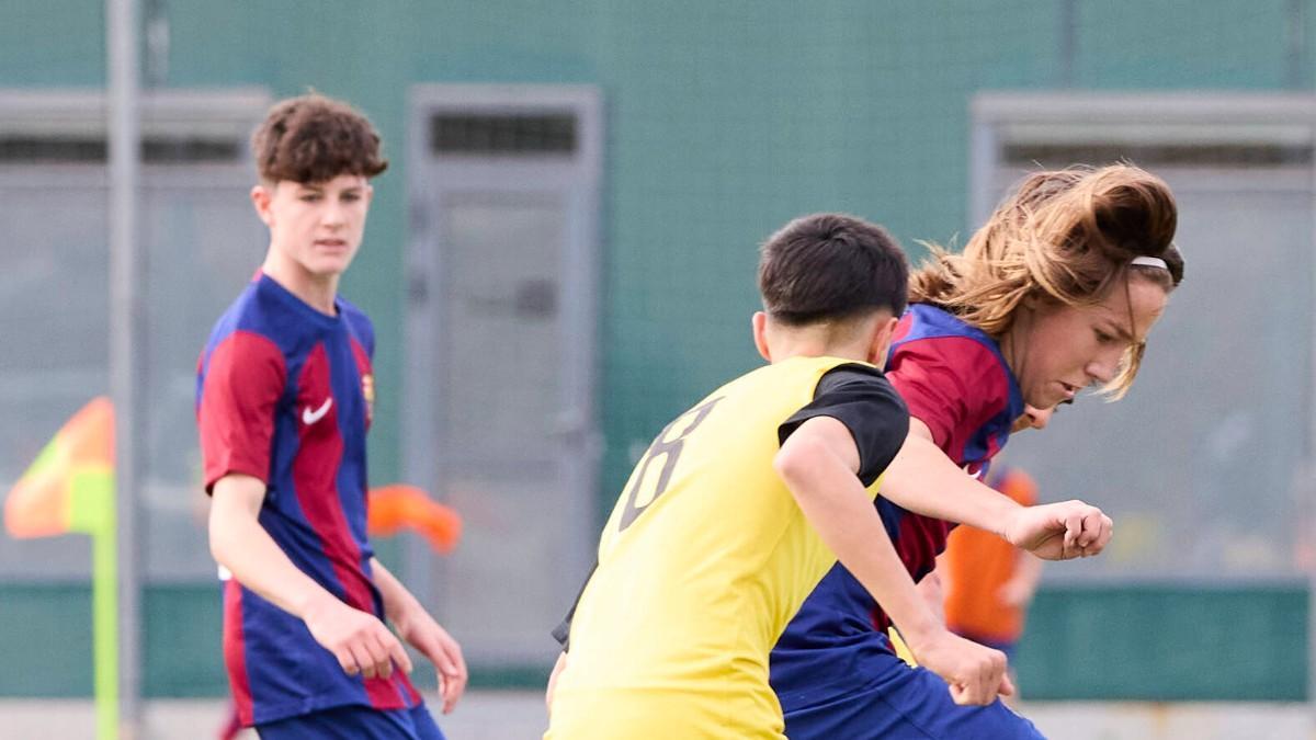 Guiu Xuclà observa a Hugo Garcés