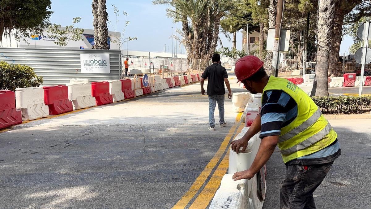 Un momento del cierre de la avenida al tráfico