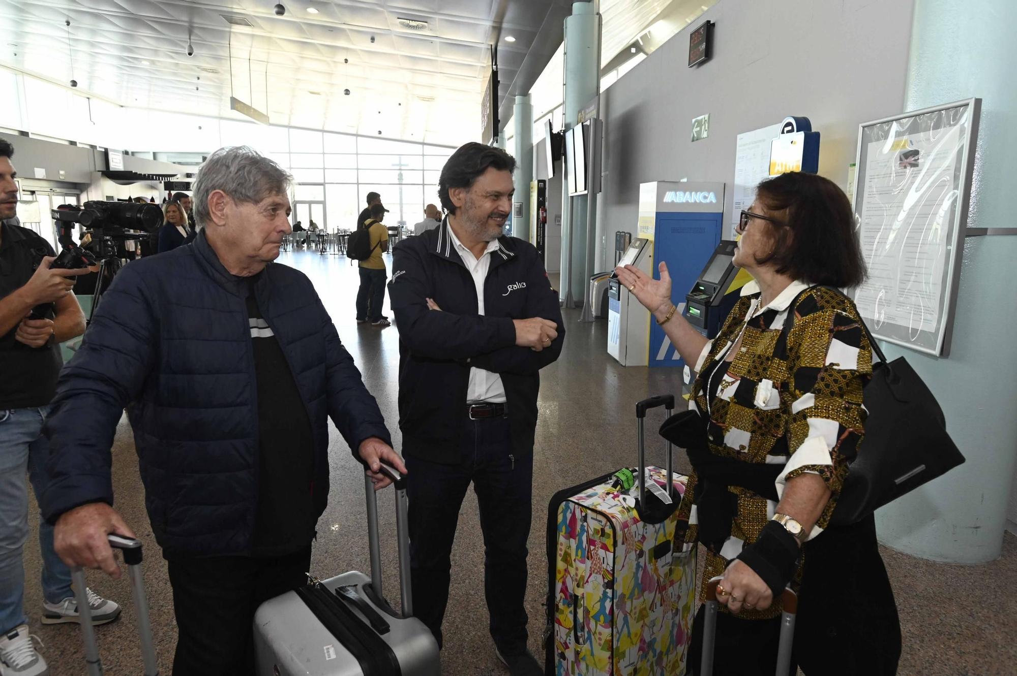 El centenario Gonzalo Nodal, entre los 200 emigrantes gallegos que vuelven a la tierra que les vio nacer